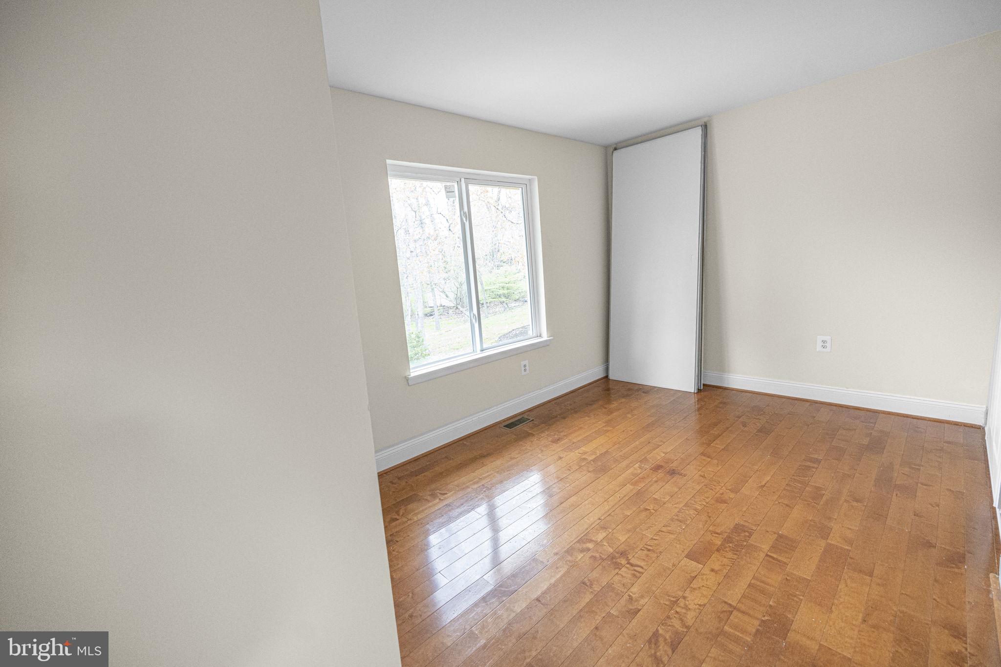 5915 Hall Street Springfield, VA 22152 - Photo 11 of 53 Gallery Image 11
