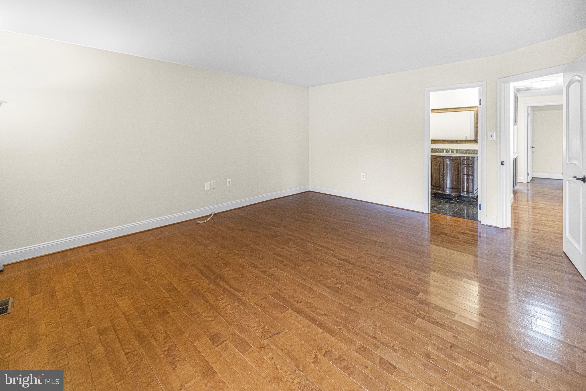 5915 Hall Street Springfield, VA 22152 - Photo 17 of 53 Gallery Image 17