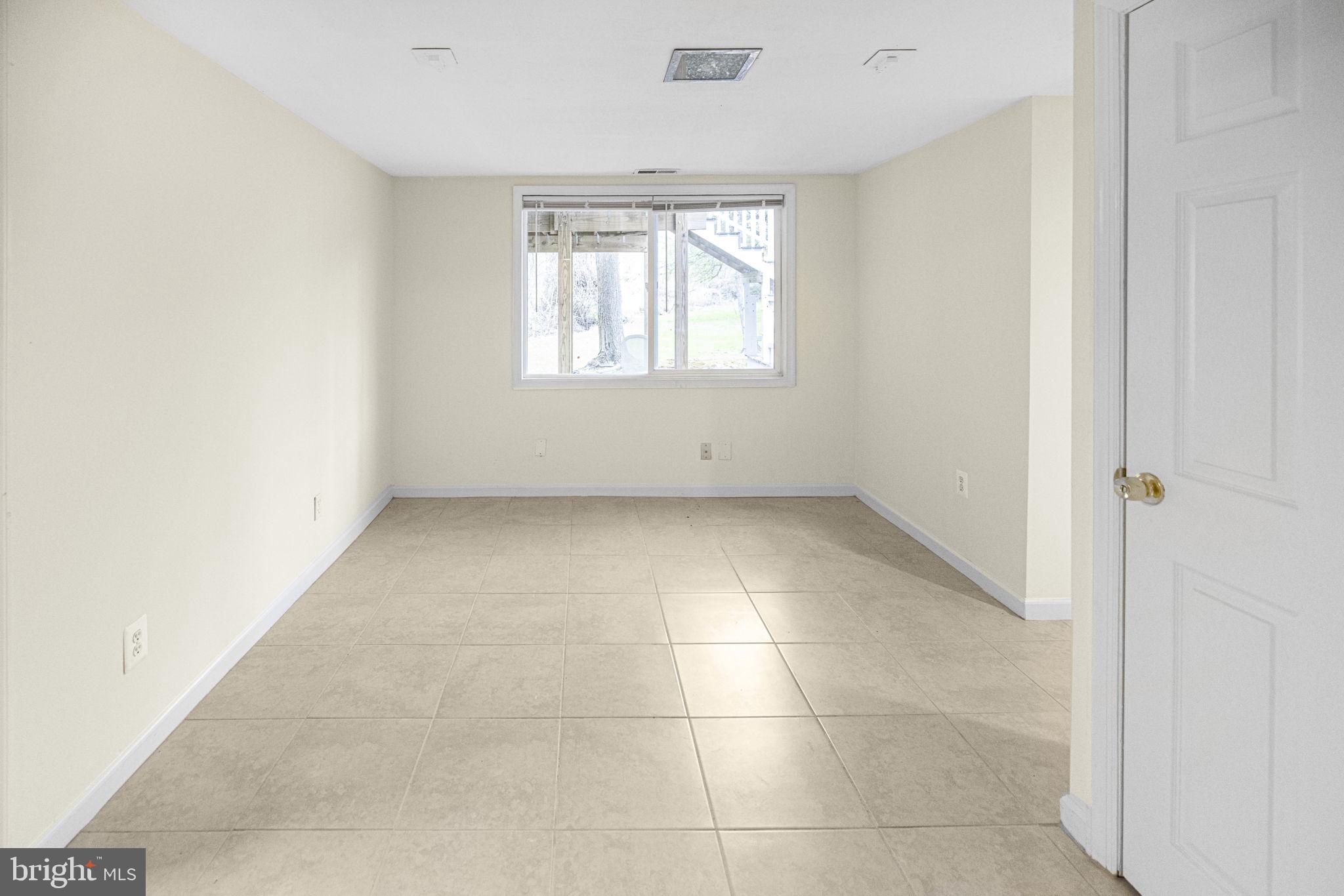 5915 Hall Street Springfield, VA 22152 - Photo 29 of 53 Gallery Image 29