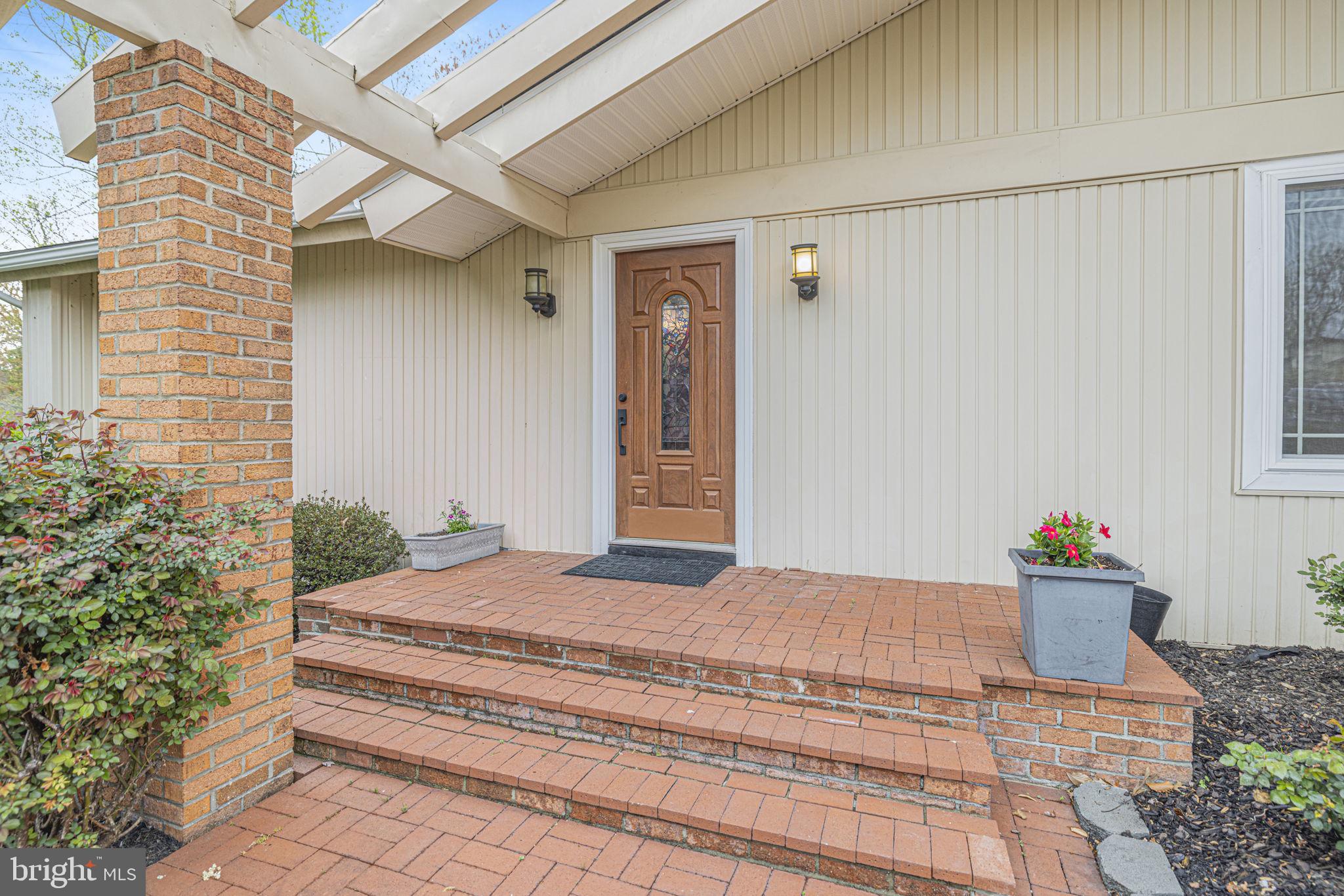 5915 Hall Street Springfield, VA 22152 - Photo 3 of 53 Gallery Image 3