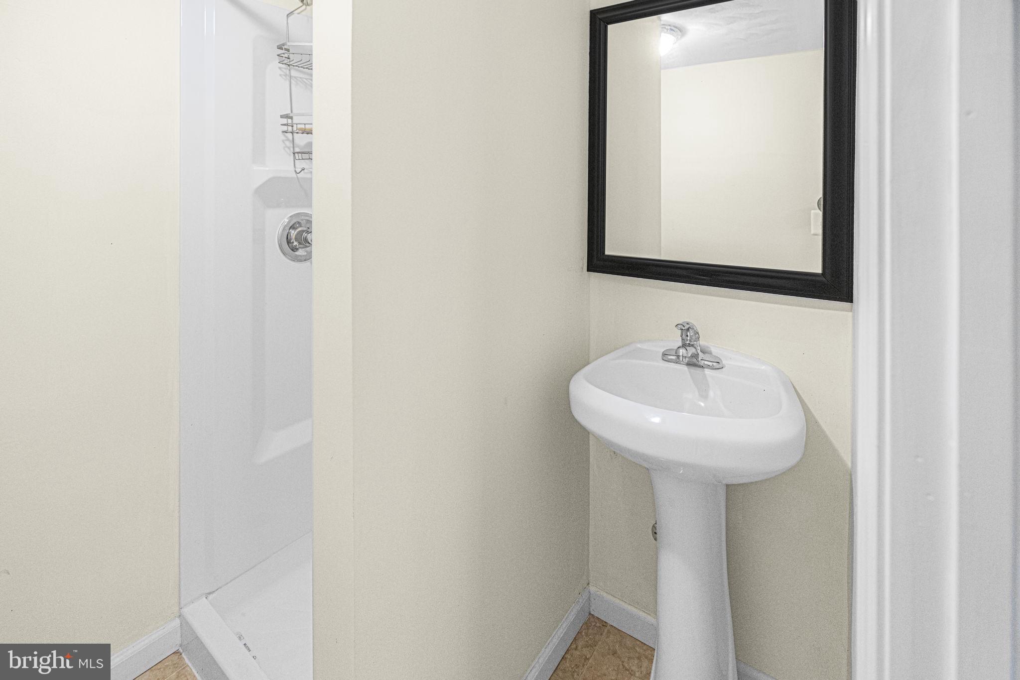 5915 Hall Street Springfield, VA 22152 - Photo 32 of 53 Gallery Image 32