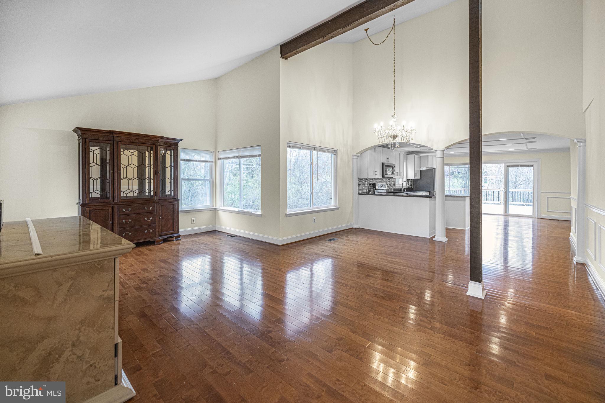 5915 Hall Street Springfield, VA 22152 - Photo 4 of 53 Gallery Image 4