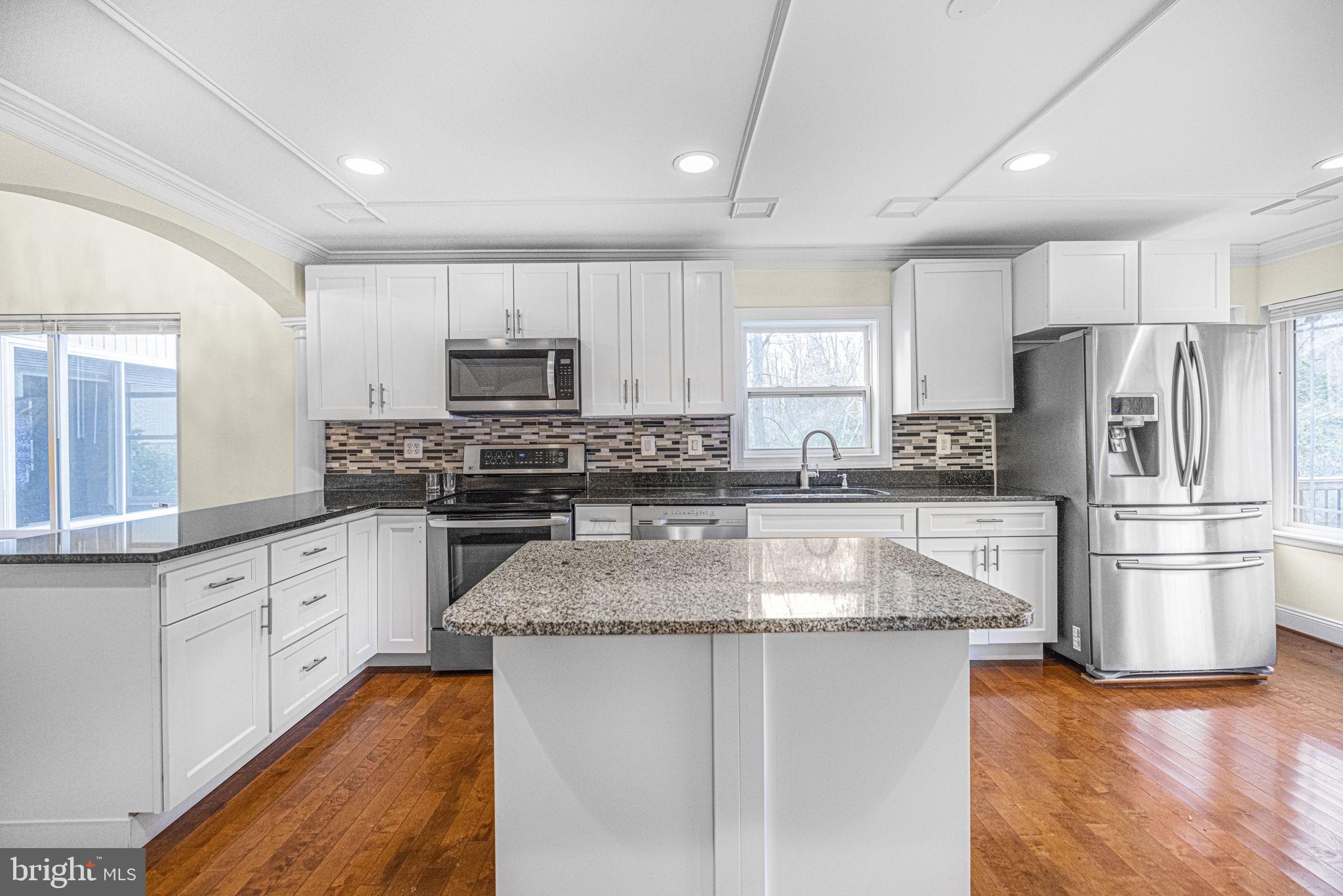 5915 Hall Street Springfield, VA 22152 - Photo 7 of 53 Gallery Image 7