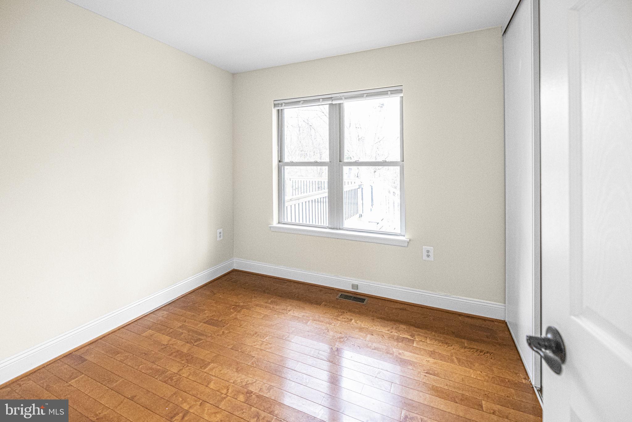 5915 Hall Street Springfield, VA 22152 - Photo 10 of 53 Gallery Image 10