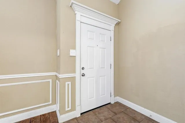 $2,300 | 316 Comiskey Court, Saginaw, TX 76179