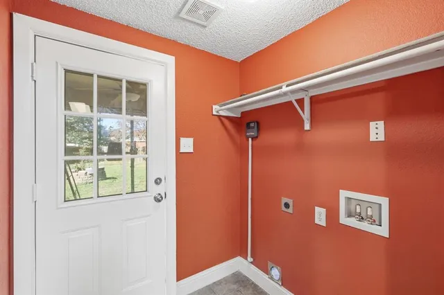 $2,300 | 316 Comiskey Court, Saginaw, TX 76179