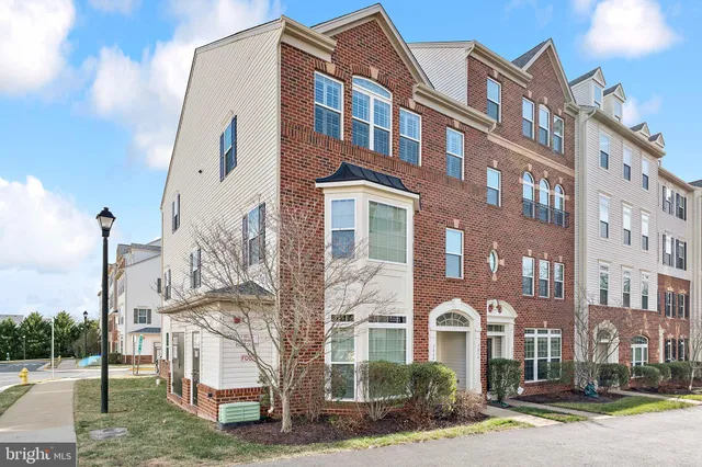 $424,900 | 7416 Brunson Circle, Gainesville, VA 20155