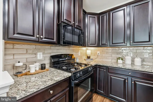 $424,900 | 7416 Brunson Circle, Gainesville, VA 20155