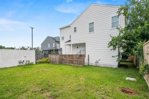 $2,650 | 104 Tolima Dove Street, Houston, TX 77022