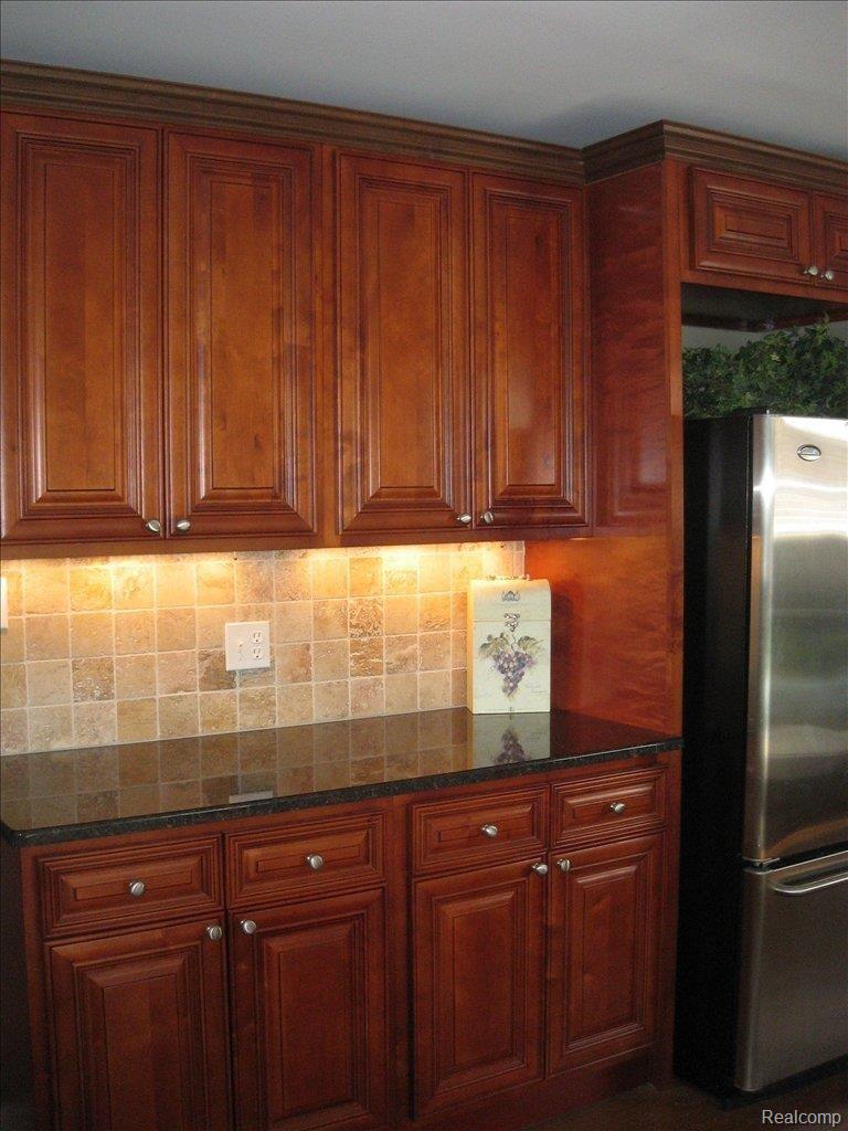 6492 Raintree Court Canton, MI 48187 - Photo 3 of 16 Kitchen Serving Area