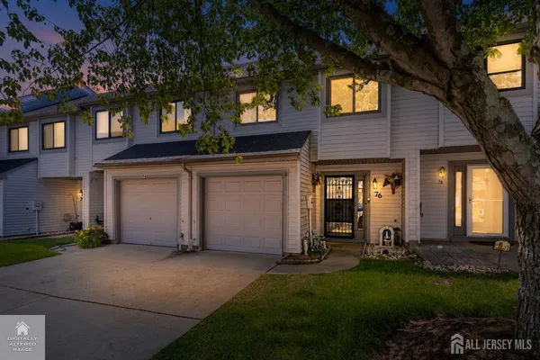 $550,000 | 76 Lexington Circle, Matawan, NJ 07747