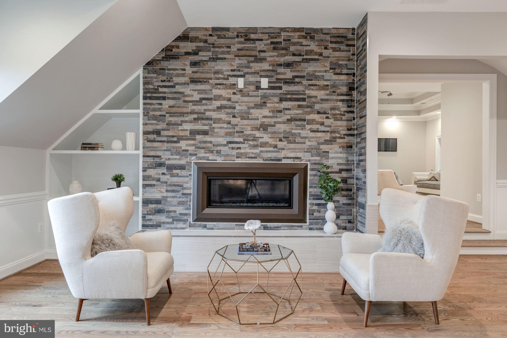 1060 Vista Drive McLean, VA 22102 - Photo 21 of 34 UPSTAIRS MASTER ROOM FIREPLACE