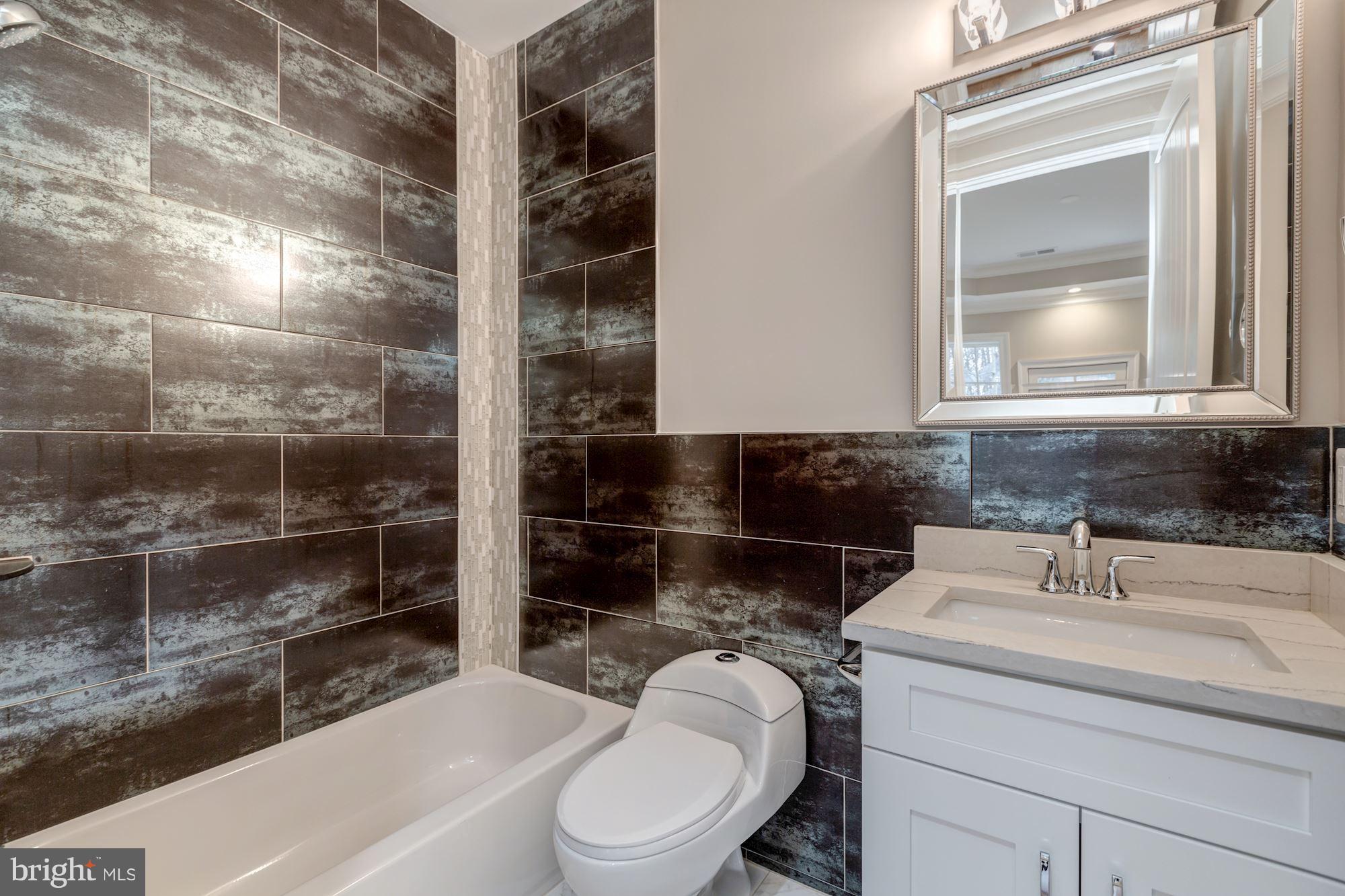 1060 Vista Drive McLean, VA 22102 - Photo 23 of 34 BATHROOM 4