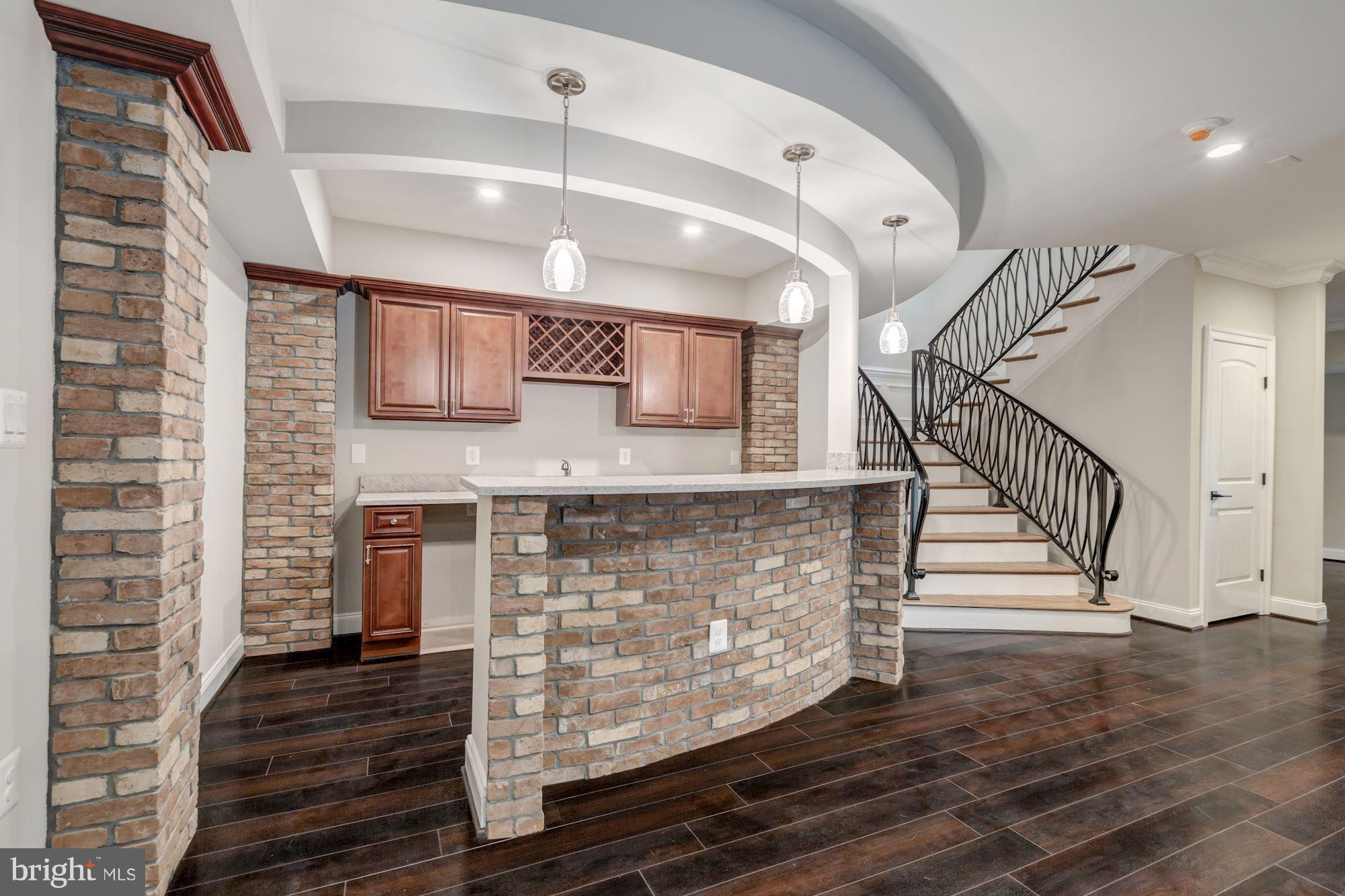 1060 Vista Drive McLean, VA 22102 - Photo 27 of 34 BASEMENT WET BAR