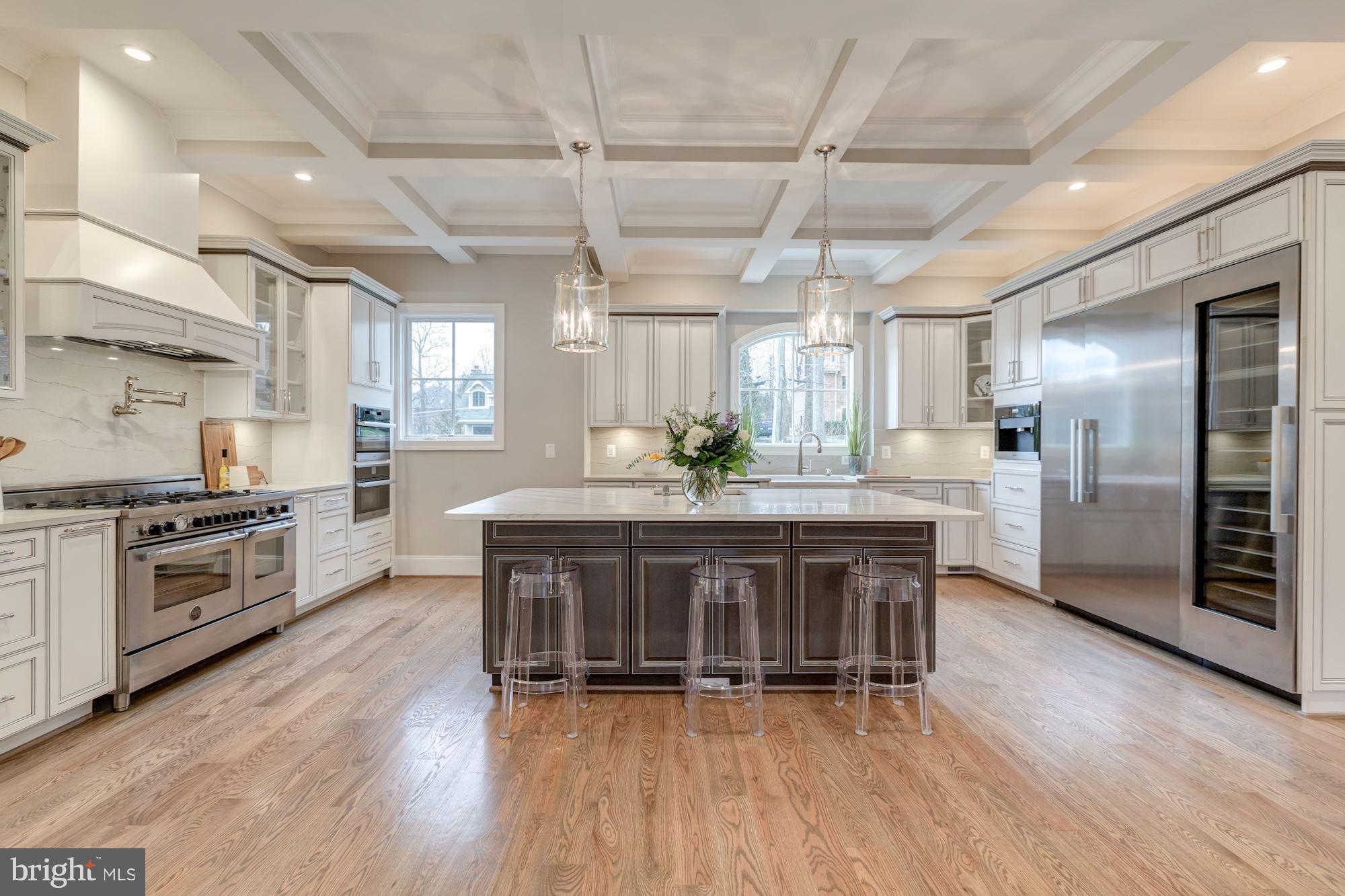 1060 Vista Drive McLean, VA 22102 - Photo 6 of 34 THIS KITCHEN HAS ALL SS APPLIANCES BY MIELE