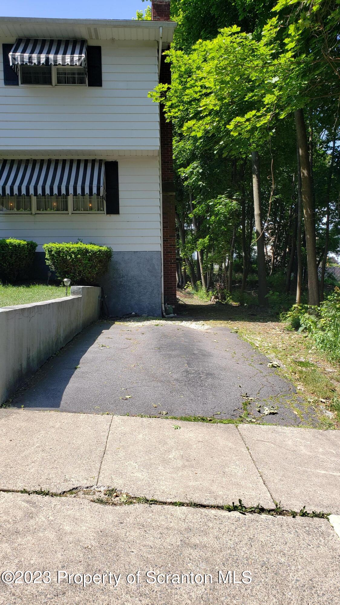 636 Ripple Street Scranton, PA 18505 - Photo 8 of 110 Gallery Image 8