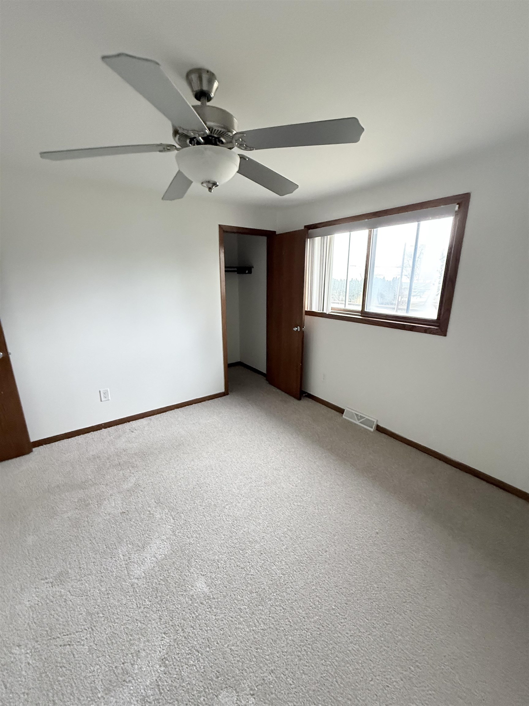 2519 Fond Du Lac Road Oshkosh, WI 54902 - Photo 12 of 18