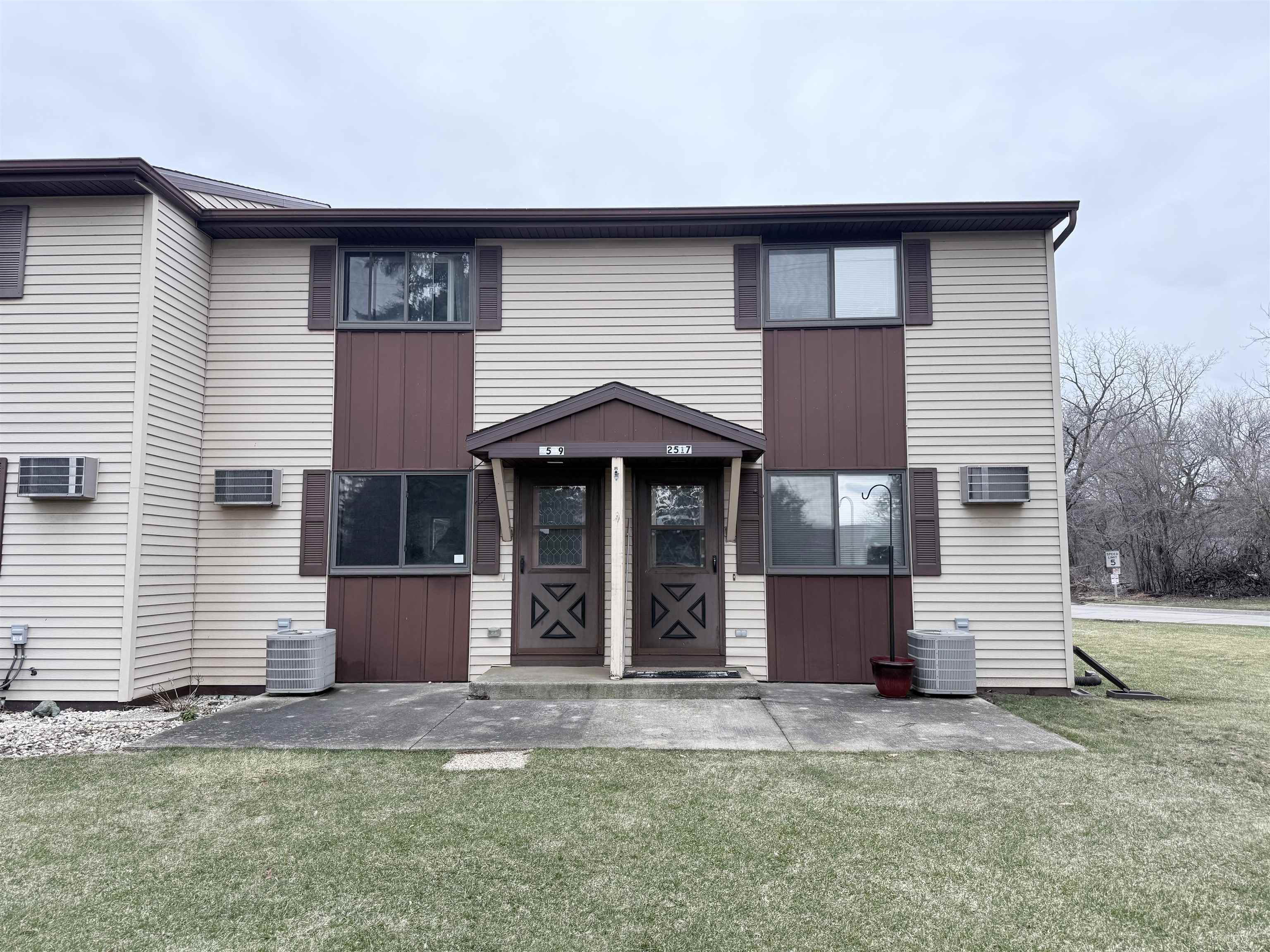 2519 Fond Du Lac Road Oshkosh, WI 54902 - Photo 2 of 18