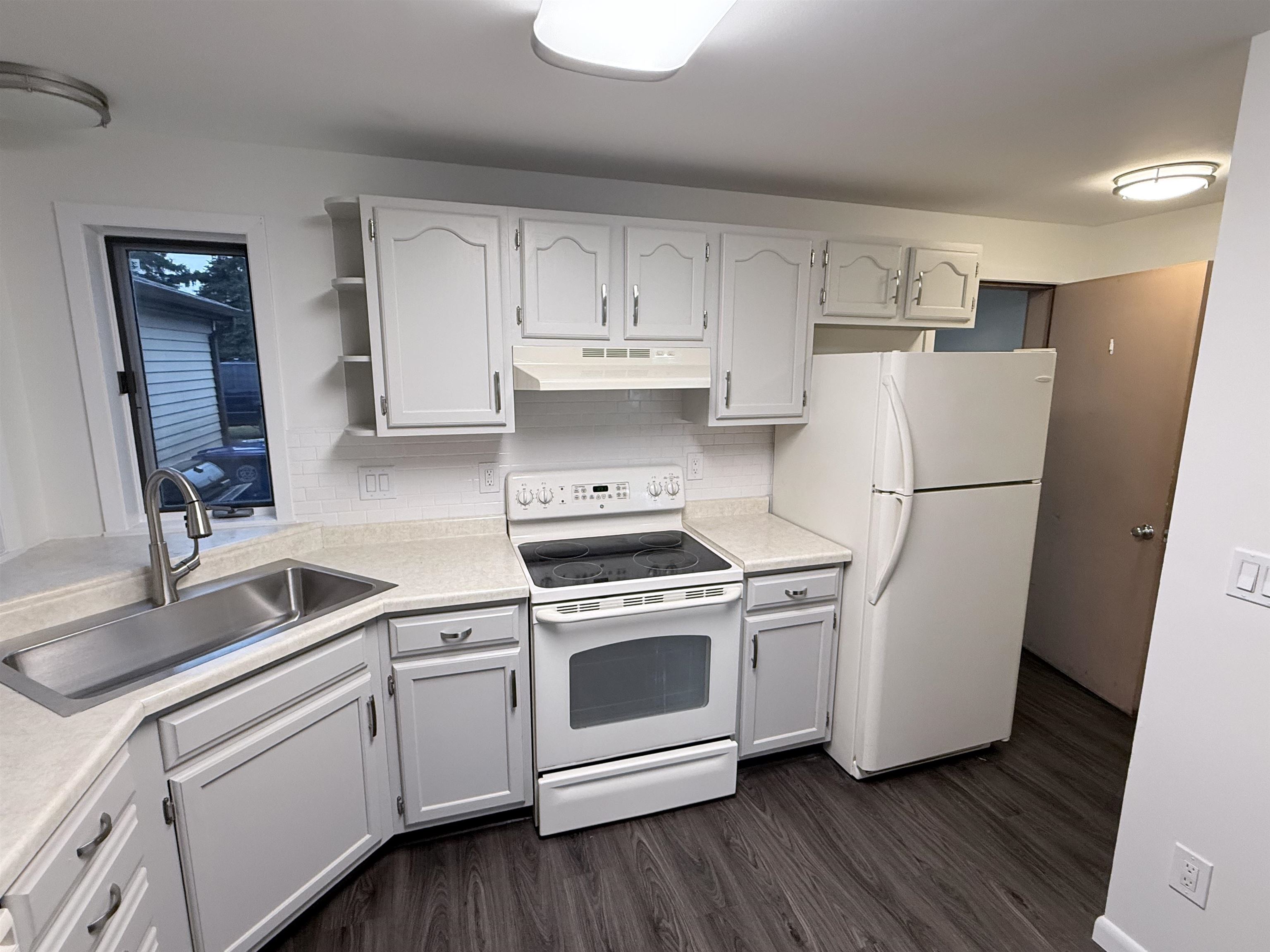 2519 Fond Du Lac Road Oshkosh, WI 54902 - Photo 4 of 18