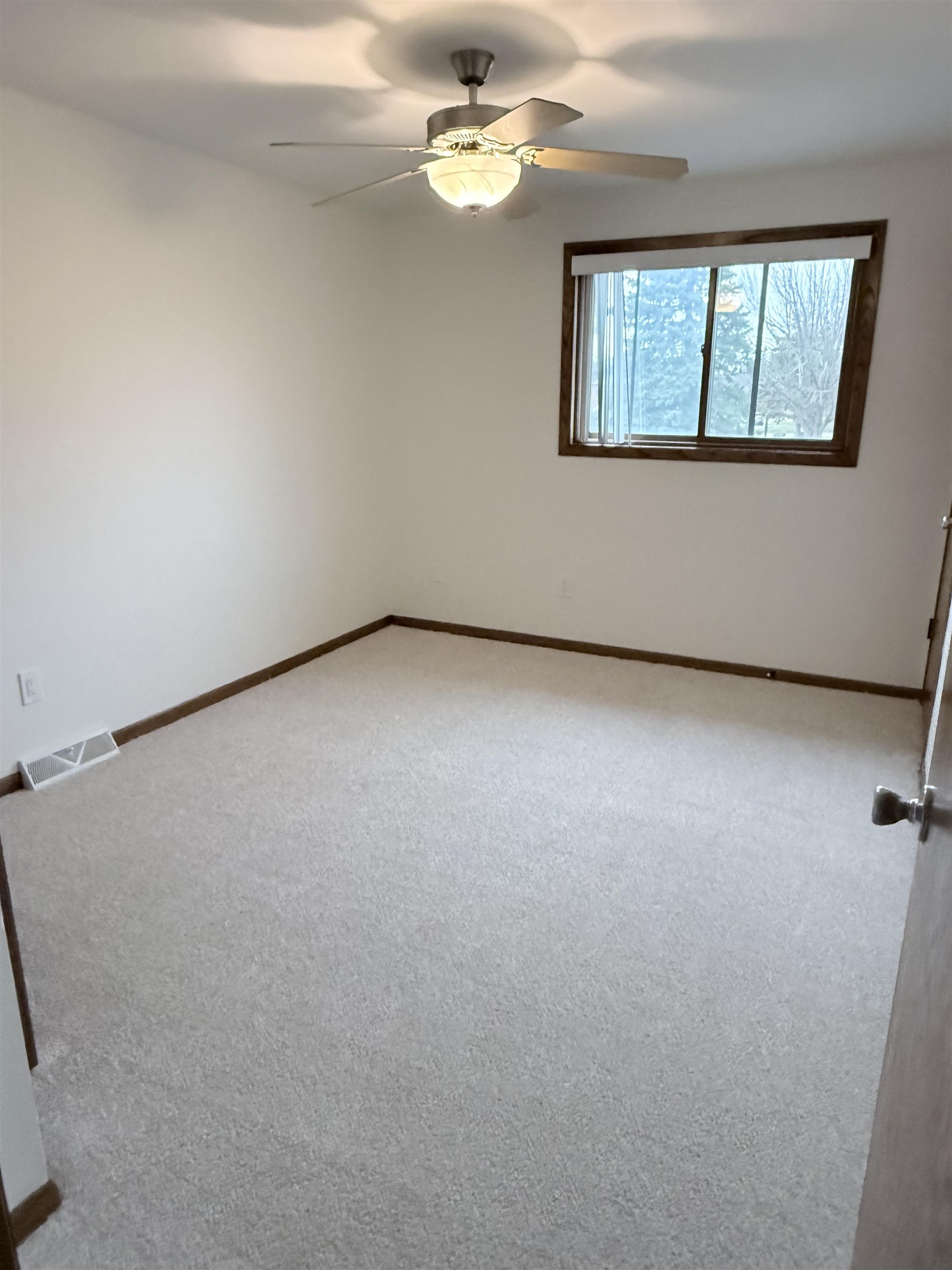 2519 Fond Du Lac Road Oshkosh, WI 54902 - Photo 10 of 18