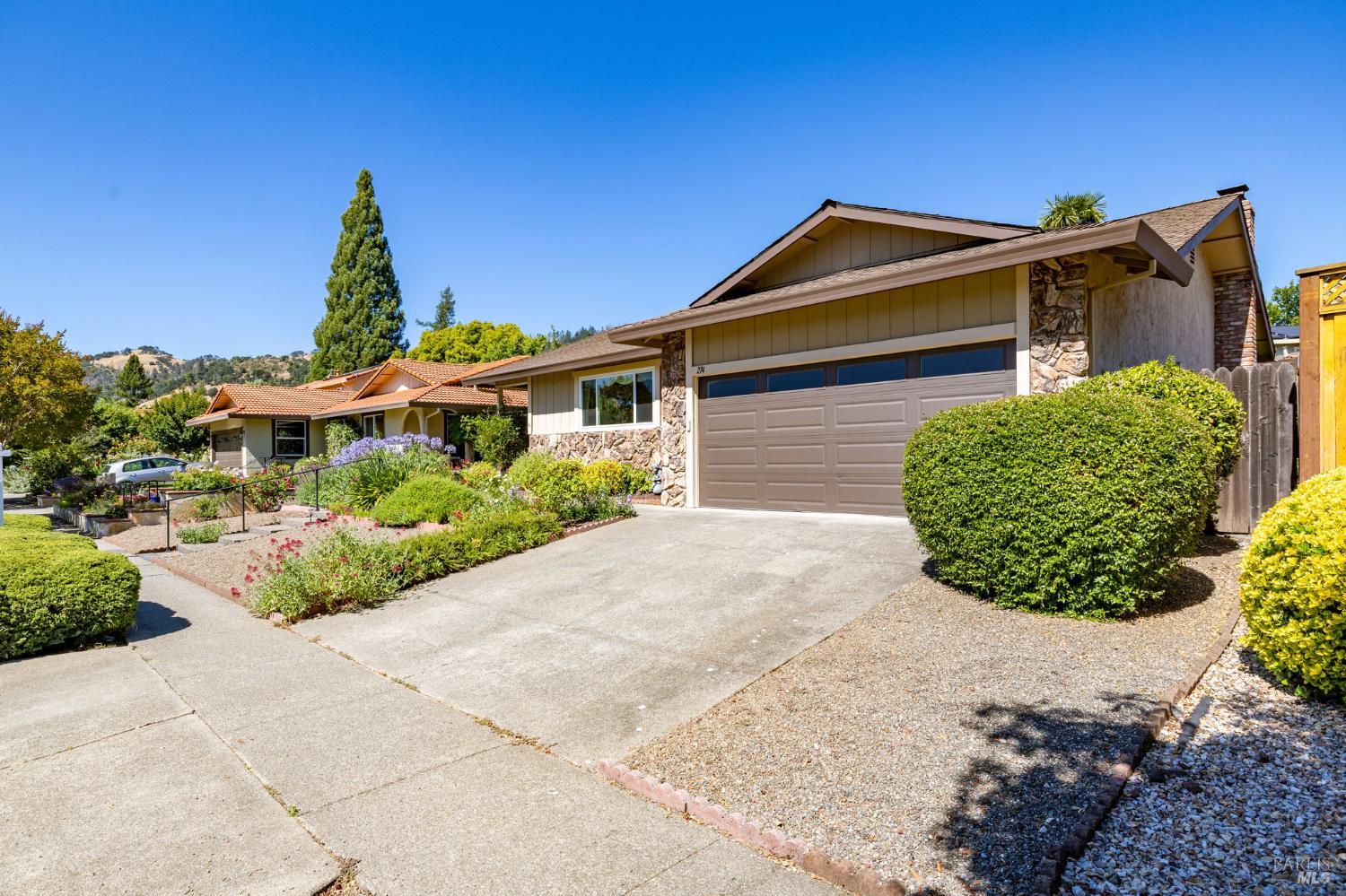 274 Beech Avenue Santa Rosa, CA 95409 - Photo 3 of 51