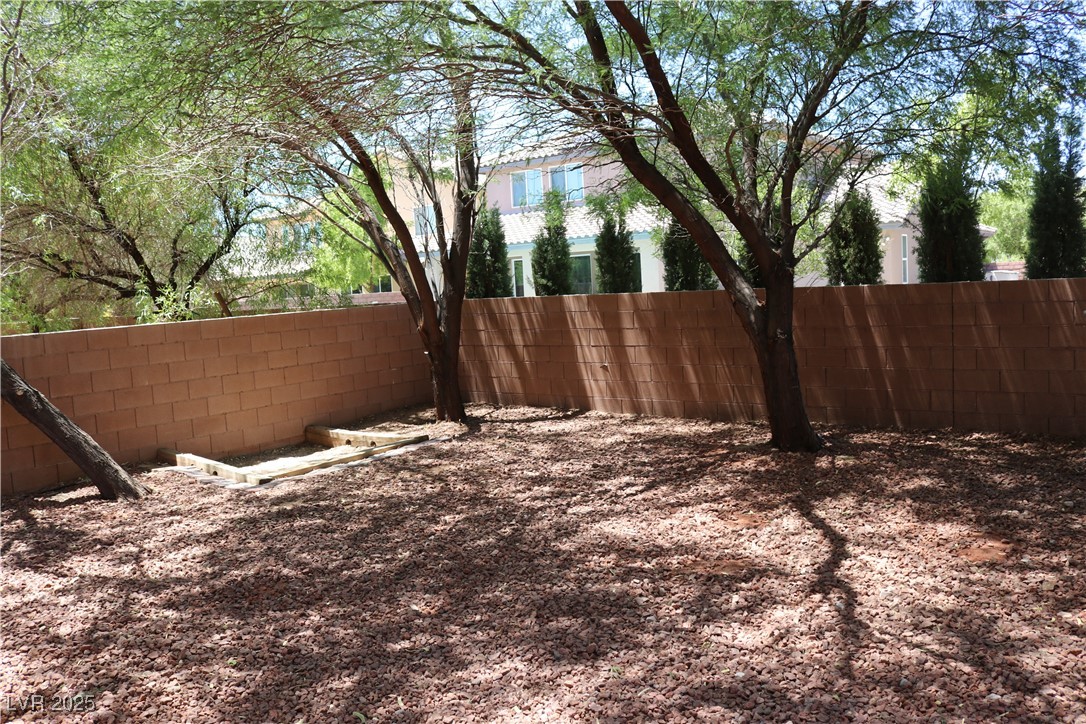 10211 Glimmering Star Drive Las Vegas, NV 89178 - Photo 28 of 33 View of yard