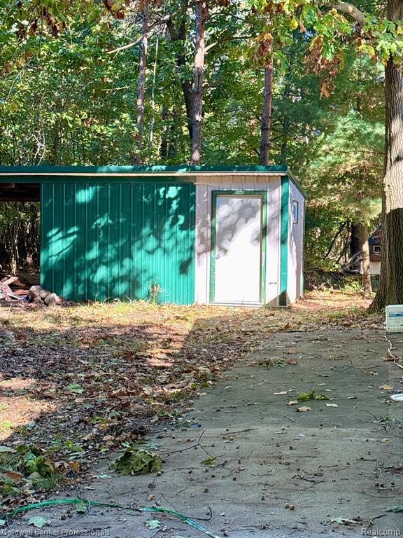8239 Morrish Road Flushing, MI 48433 - Photo 22 of 33