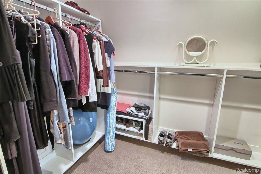 176 Moran Road Grosse Pointe, MI 48236 - Photo 16 of 29 Walk-in Closet