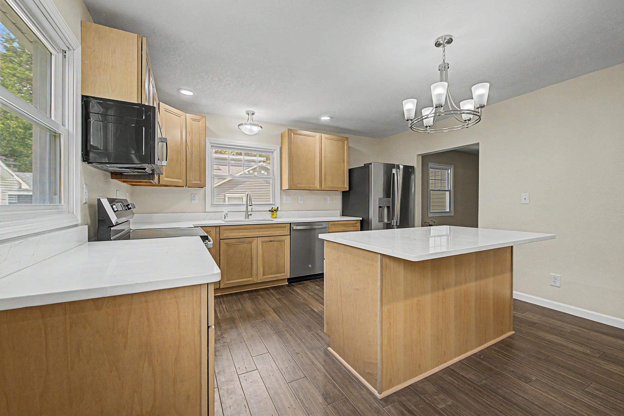 2128 Lancaster Heights Road Freeport, IL 61032 - Photo 8 of 32