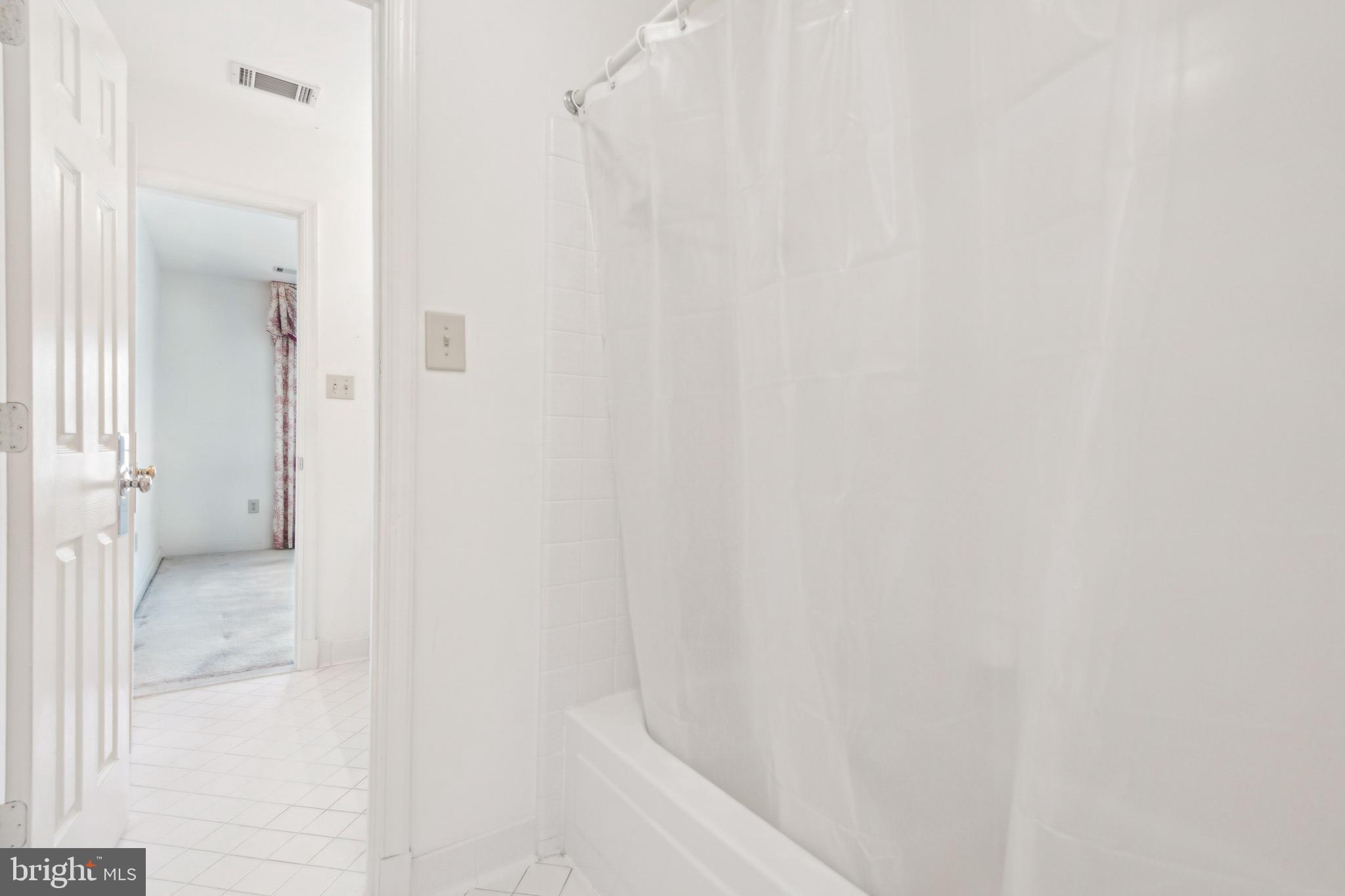 11814 Bishops Content Road Bowie, MD 20721 - Photo 34 of 40 Jack & Jill Bathroom