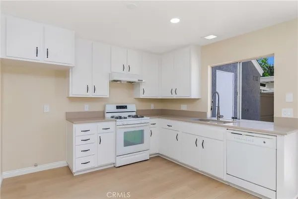 $3,800 | 29 Greenbough, Unit 131, Irvine, CA 92614