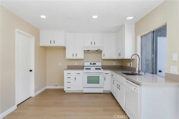 $3,800 | 29 Greenbough, Unit 131, Irvine, CA 92614