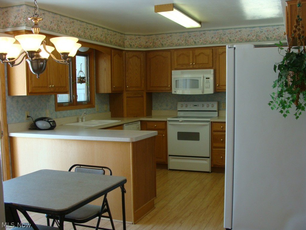 5678 Falkirk Road Lyndhurst, OH 44124 - Photo 5 of 14