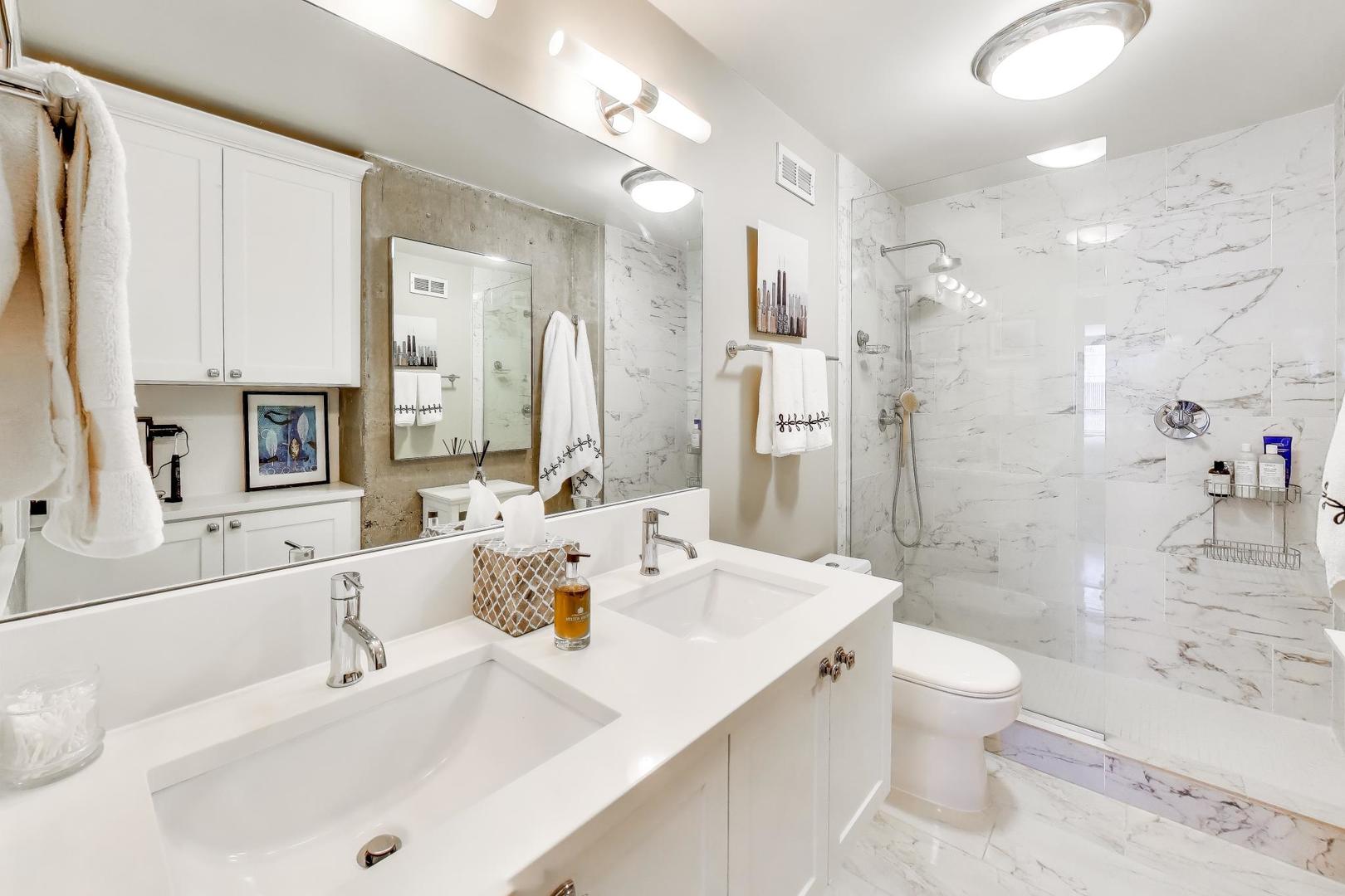 201 East Chestnut Street, Unit 22B Chicago, IL 60611 - Photo 25 of 40