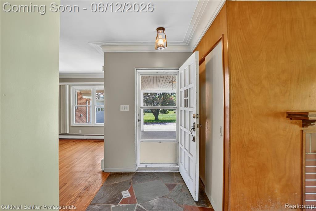 8245 Fenton Road Grand Blanc, MI 48439 - Photo 4 of 49