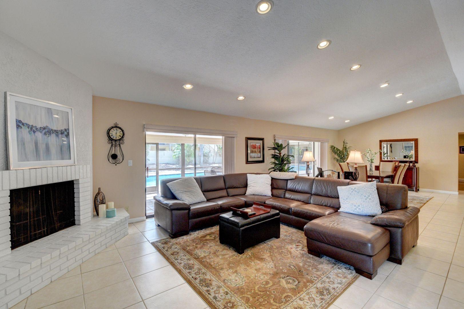 1272 Northwest 14th Street Boca Raton, FL 33486 - Photo 3 of 25 16_dsc_7905_6_7_8_9