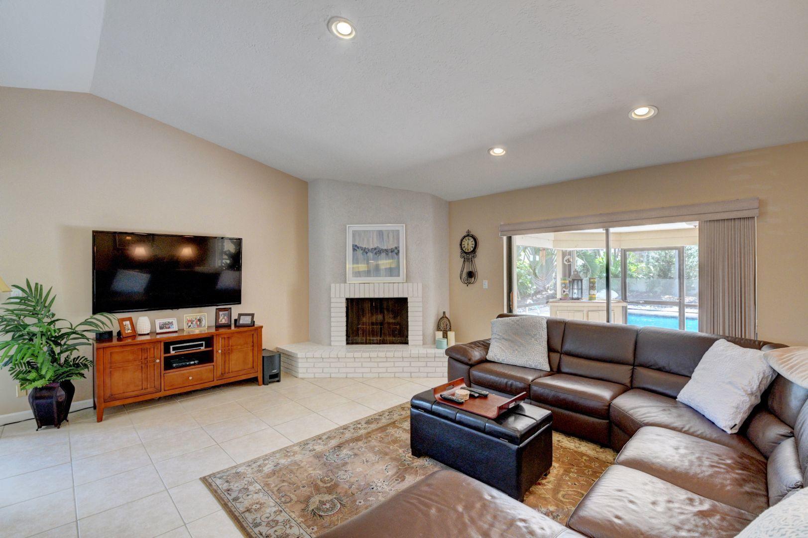 1272 Northwest 14th Street Boca Raton, FL 33486 - Photo 6 of 25 14_dsc_7890_1_2_3_4