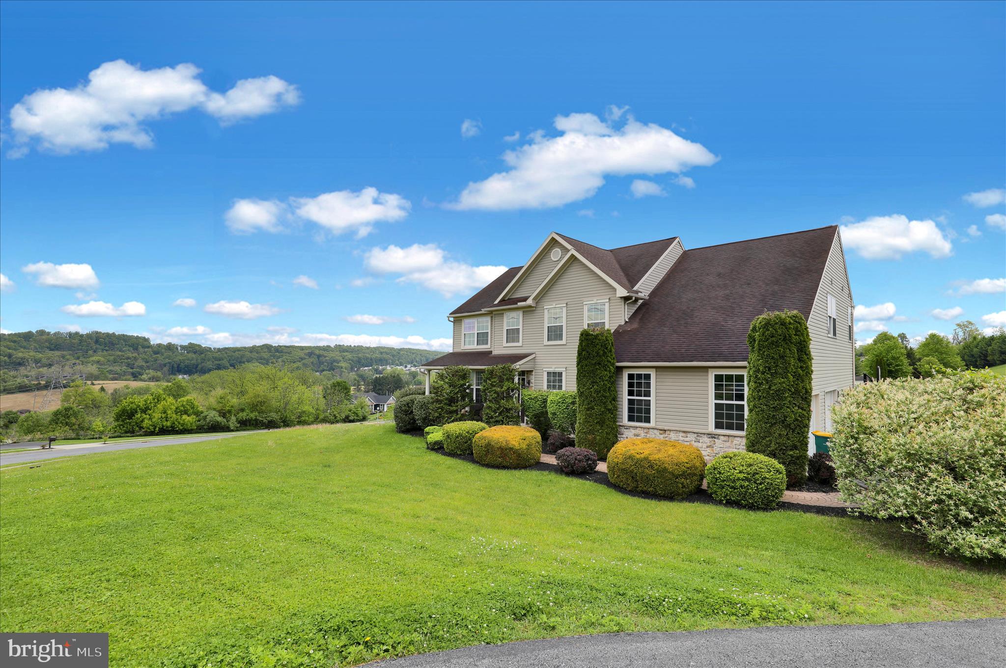 121 Great Bend Way Sinking Spring, PA 19608 - Photo 4 of 59 360_4976