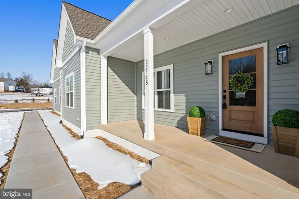 a house view with a outdoor space