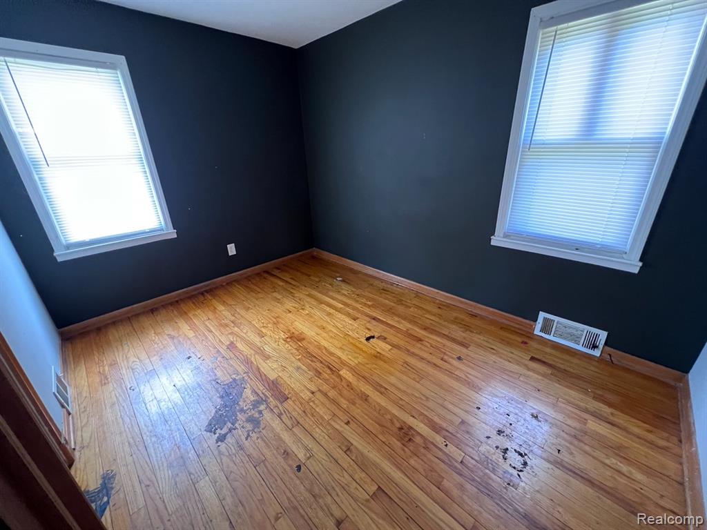 18334 Sunderland Road Detroit, MI 48219 - Photo 8 of 10