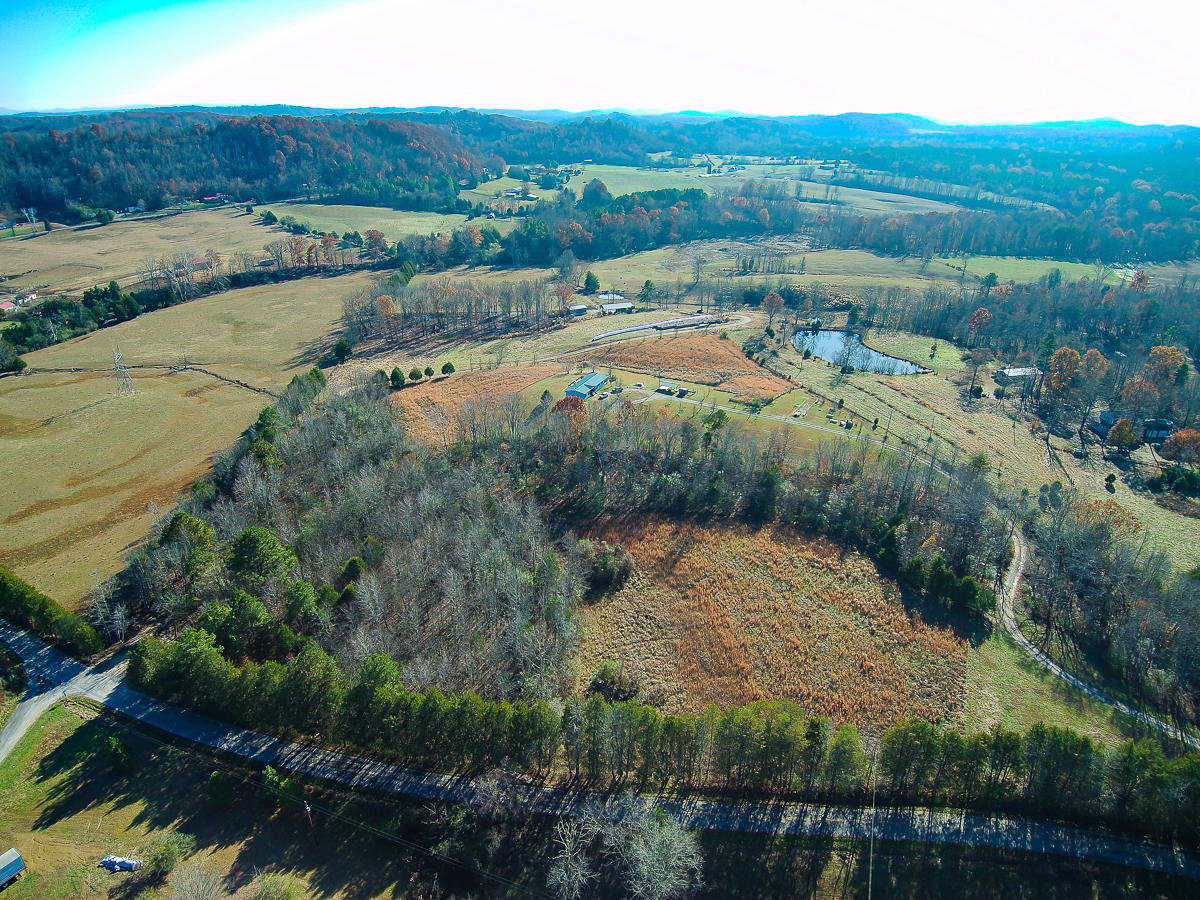 16003 Blue Springs Road Philadelphia, TN 37846 - Photo 8 of 10 160003-Blue-Springs-Rd-Philadelphia-TN-2