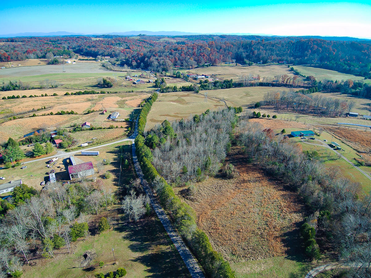 16003 Blue Springs Road Philadelphia, TN 37846 - Photo 9 of 10 160003-Blue-Springs-Rd-Philadelphia-TN-2