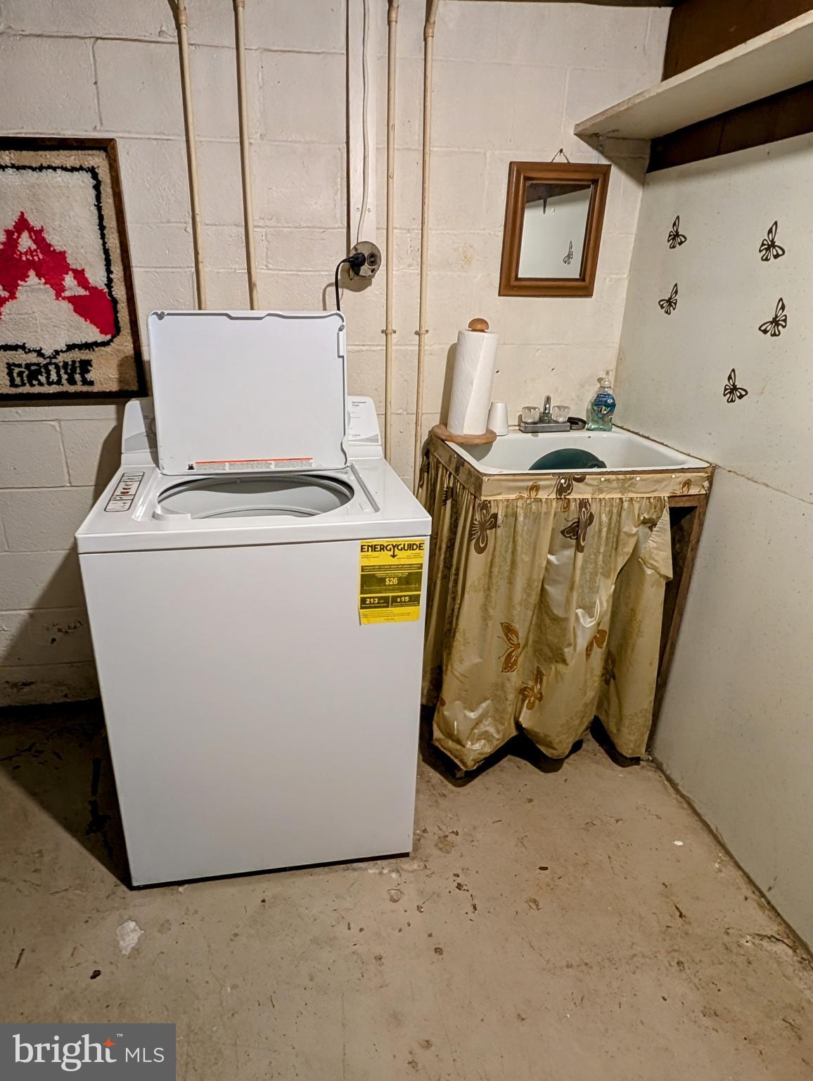12706 High Point Road Felton, PA 17322 - Photo 20 of 56 a utility room with dryer and washer