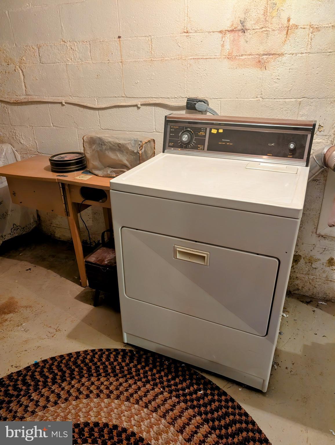 12706 High Point Road Felton, PA 17322 - Photo 21 of 56 a utility room with dryer and washer