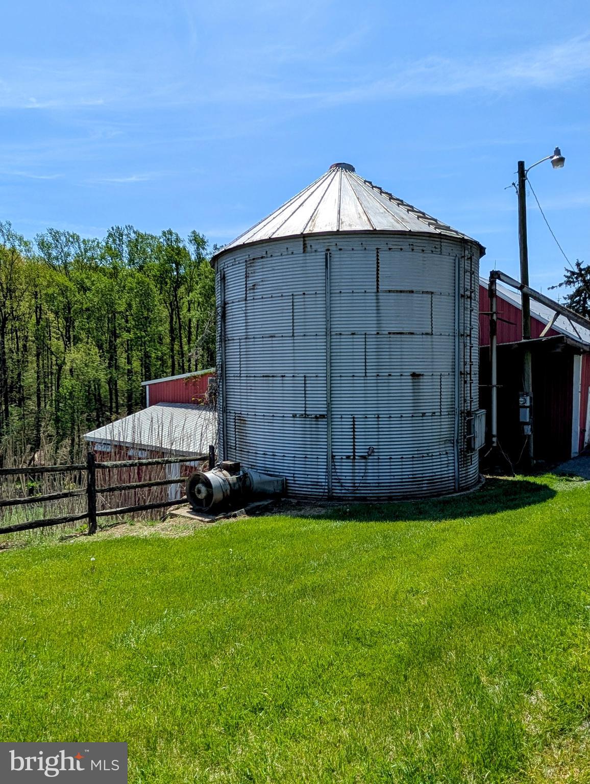 12706 High Point Road Felton, PA 17322 - Photo 43 of 56 a small house with a wooden fence