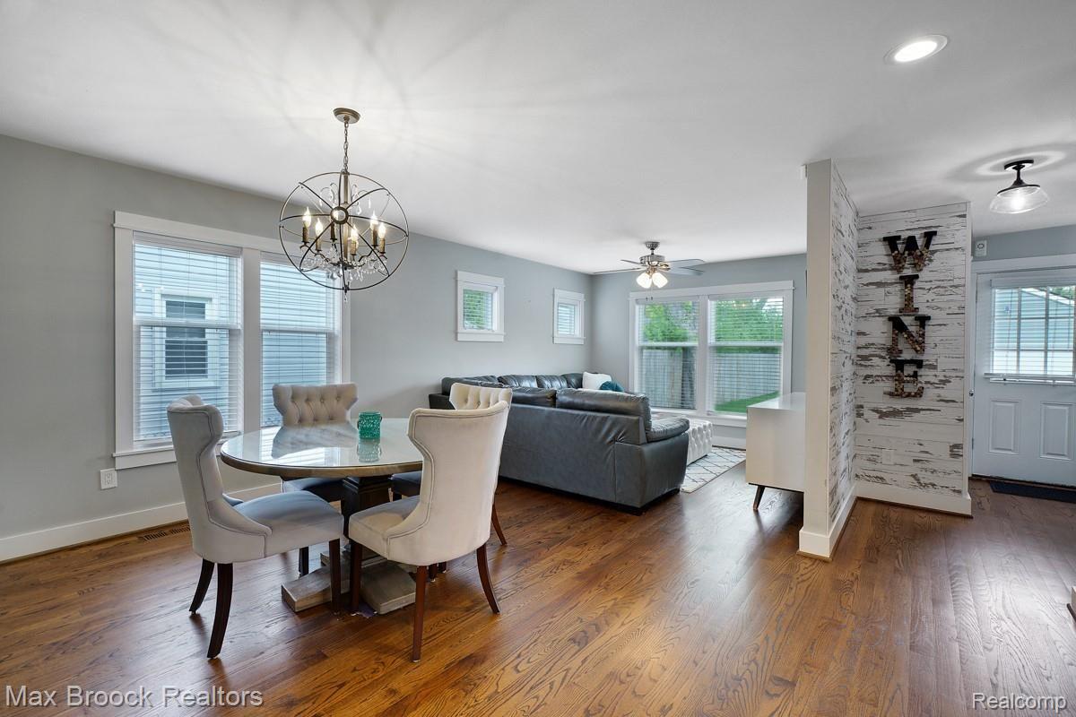 3420 Chester Road Royal Oak, MI 48073 - Photo 6 of 24 dsc04042-dsc04044.jpg