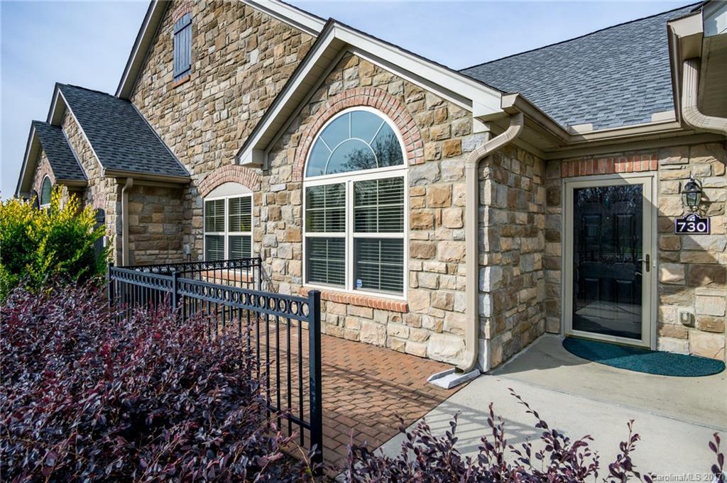 730 Ledgestone Court Tega Cay, SC 29708 - Photo 2 of 24 Gallery Image 2
