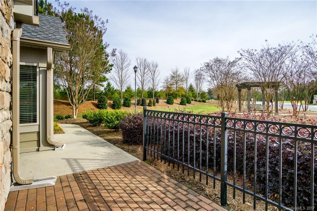 730 Ledgestone Court Tega Cay, SC 29708 - Photo 3 of 24 Gallery Image 3