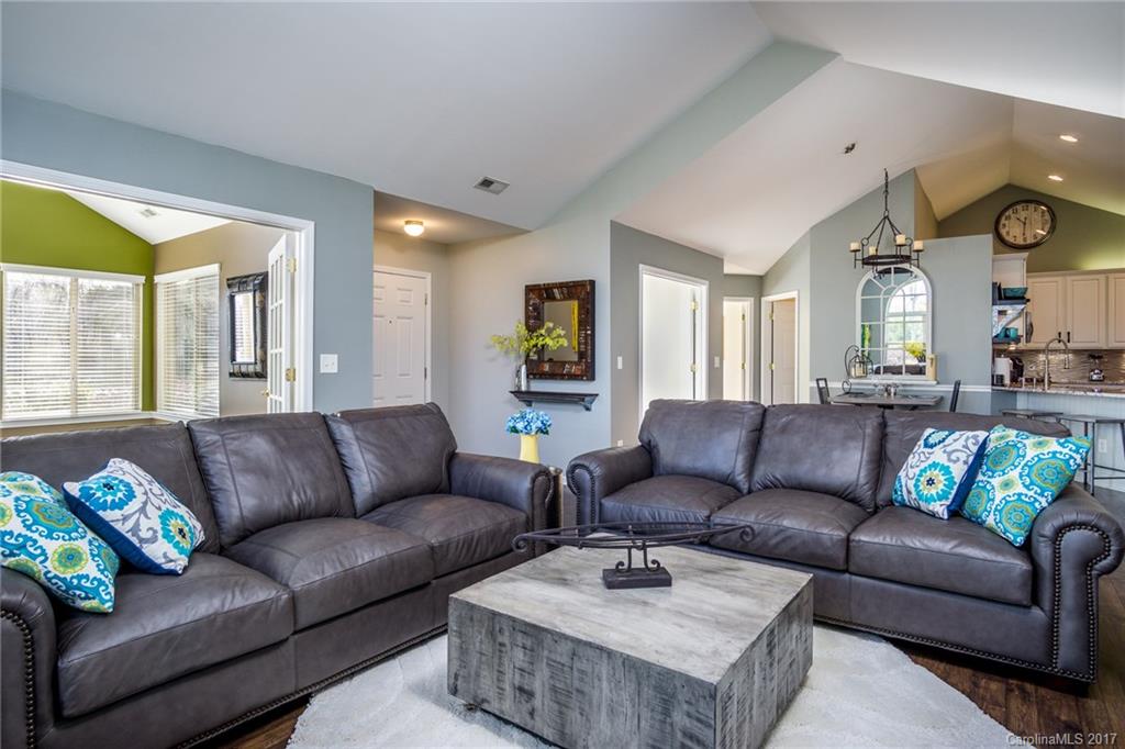 730 Ledgestone Court Tega Cay, SC 29708 - Photo 6 of 24 Gallery Image 6