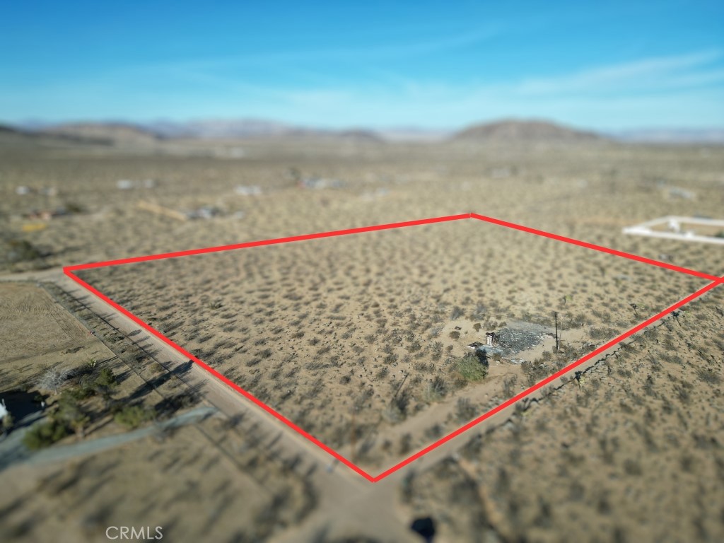 57186 Karol Road Landers, CA 92285 - Photo 3 of 7 a view of a roof deck